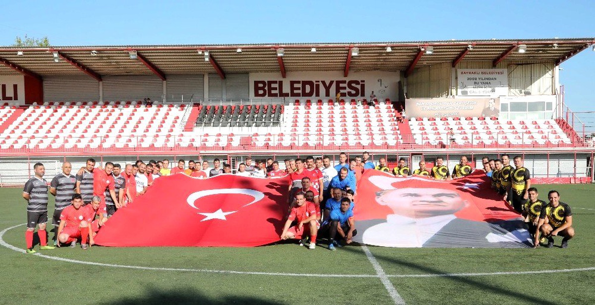 Bayraklı\'da Başkanlık Futbol Turnuvası başladı