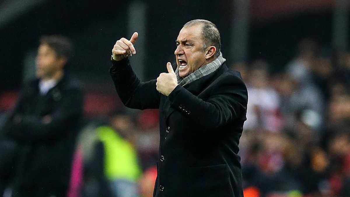 Bilimsel araştırma Terim\'in tarzını doğruladı: Devre arası oyuncuları azarlamak daha motive edici