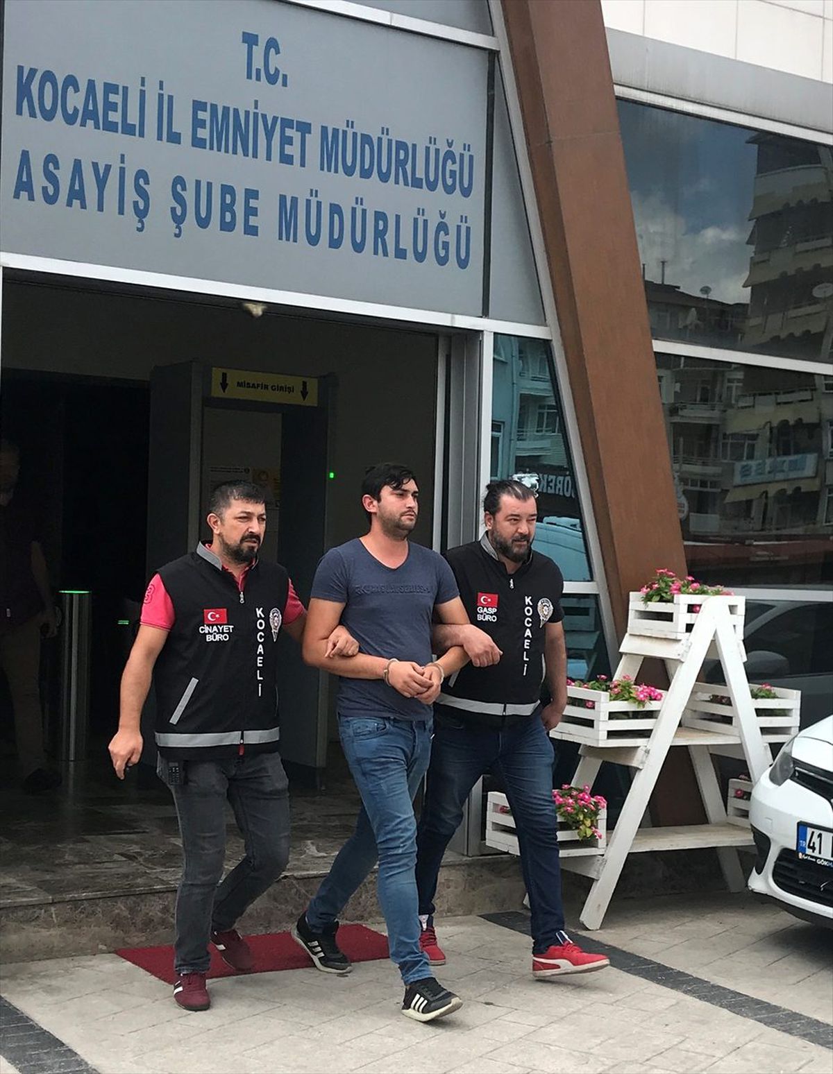 Cezaevi firarisi Kocaeli\'de yakalandı