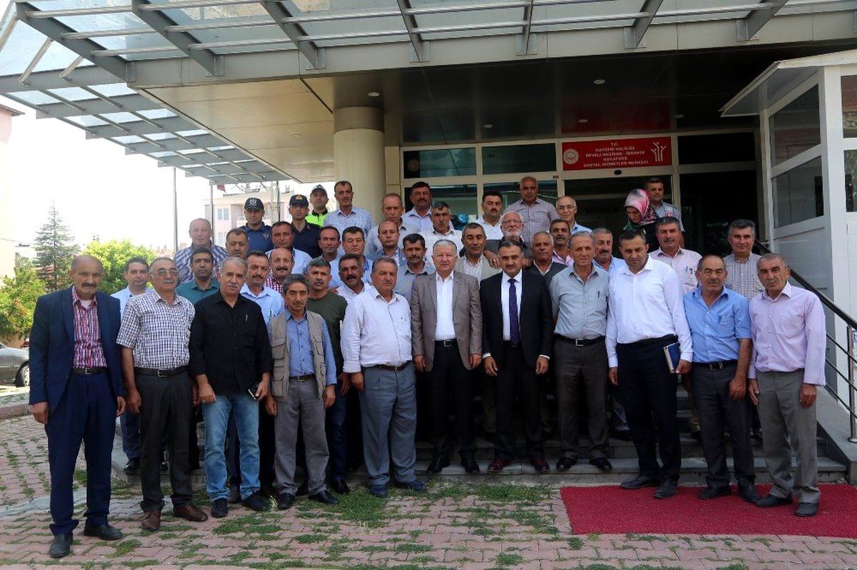 Develi\'de Ağustos ayı muhtarlar toplantısı yapıldı