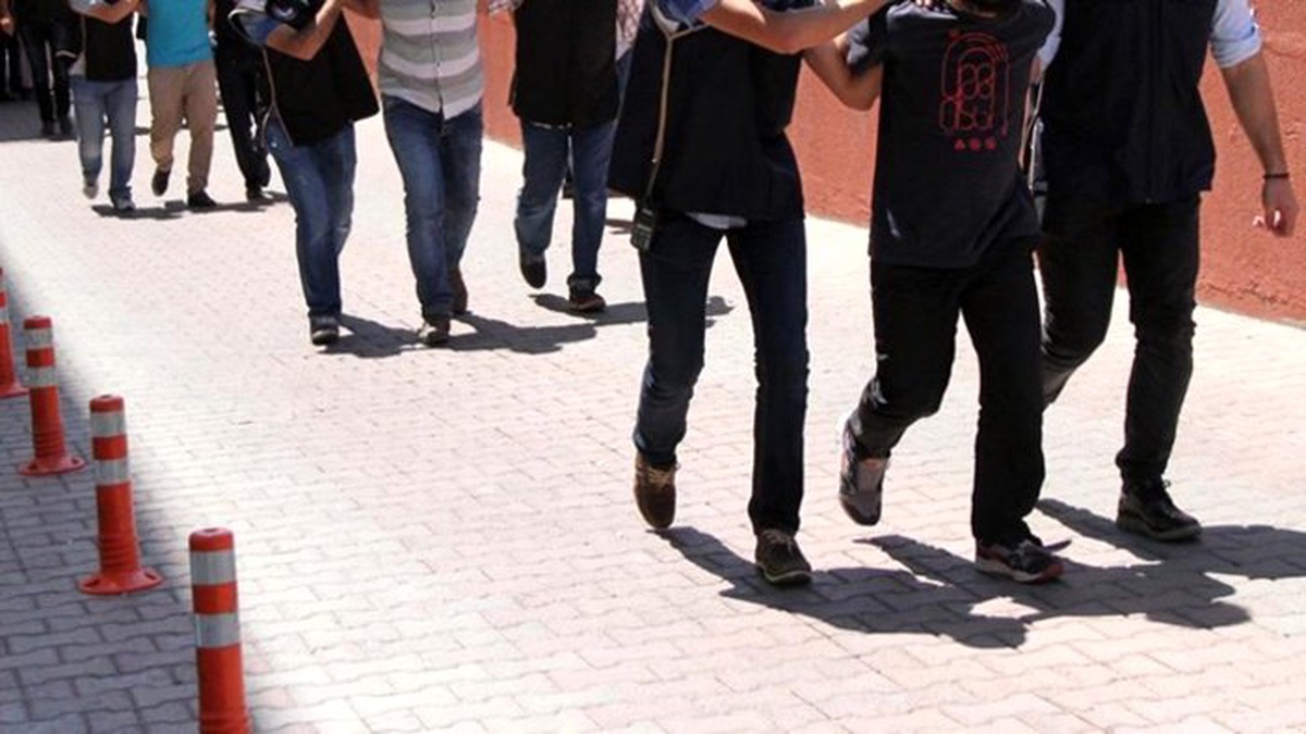 Eski Hava Kuvvetleri personeli 15 kişi FETÖ\'den gözaltına alındı
