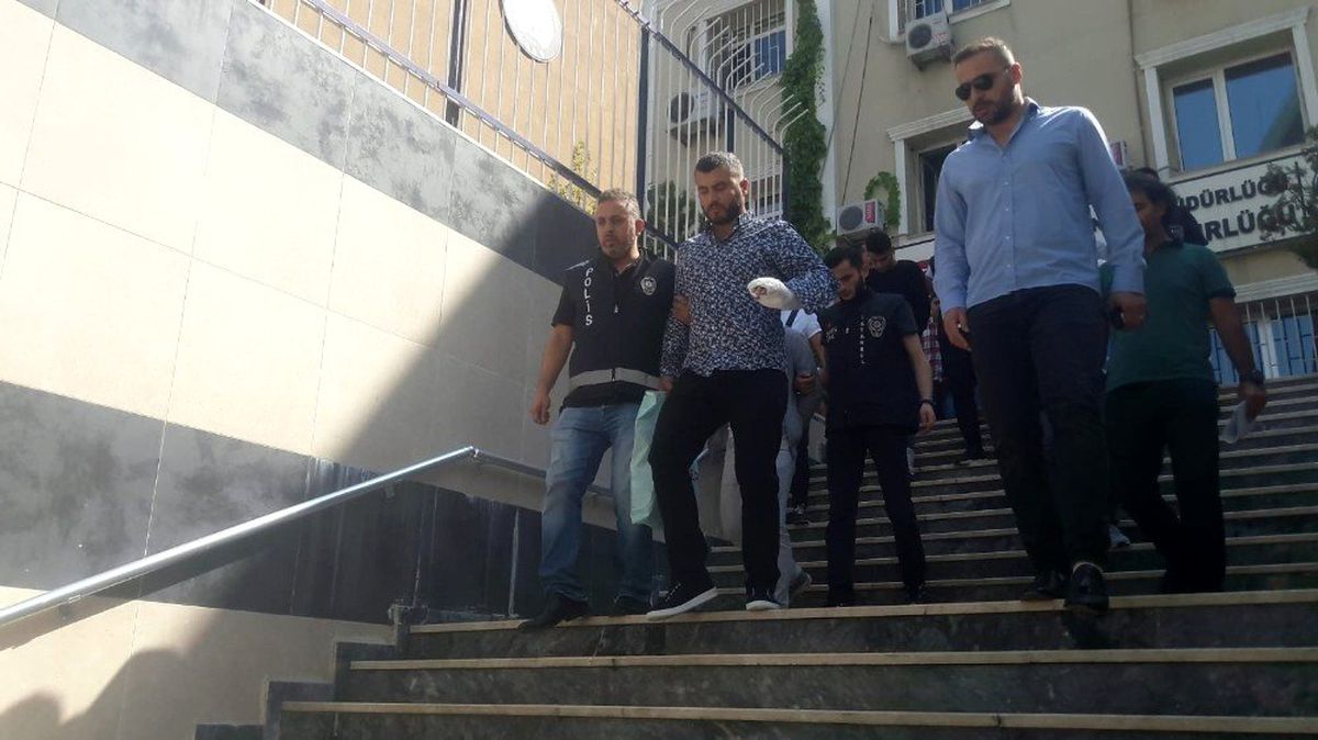 Fatih\'te bir gece kulübünde işlenen cinayetin zanlıları yakalandı