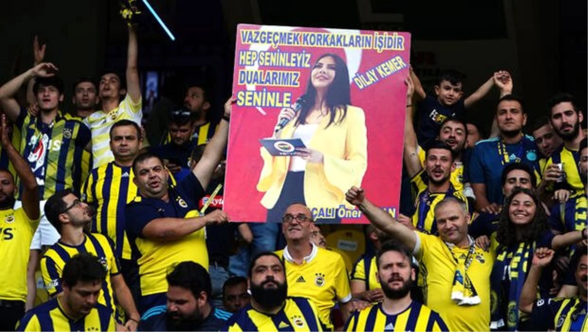 Fenerbahçeli taraftarlardan Dilay Kemer\'e büyük destek