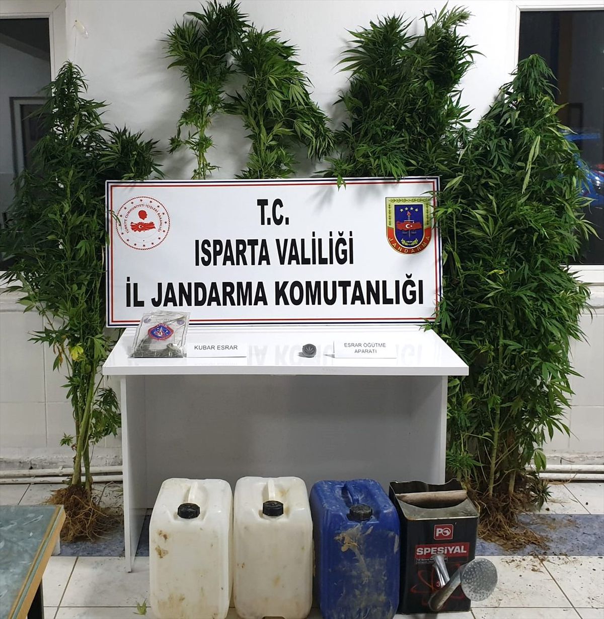 Isparta\'da uyuşturucu operasyonu