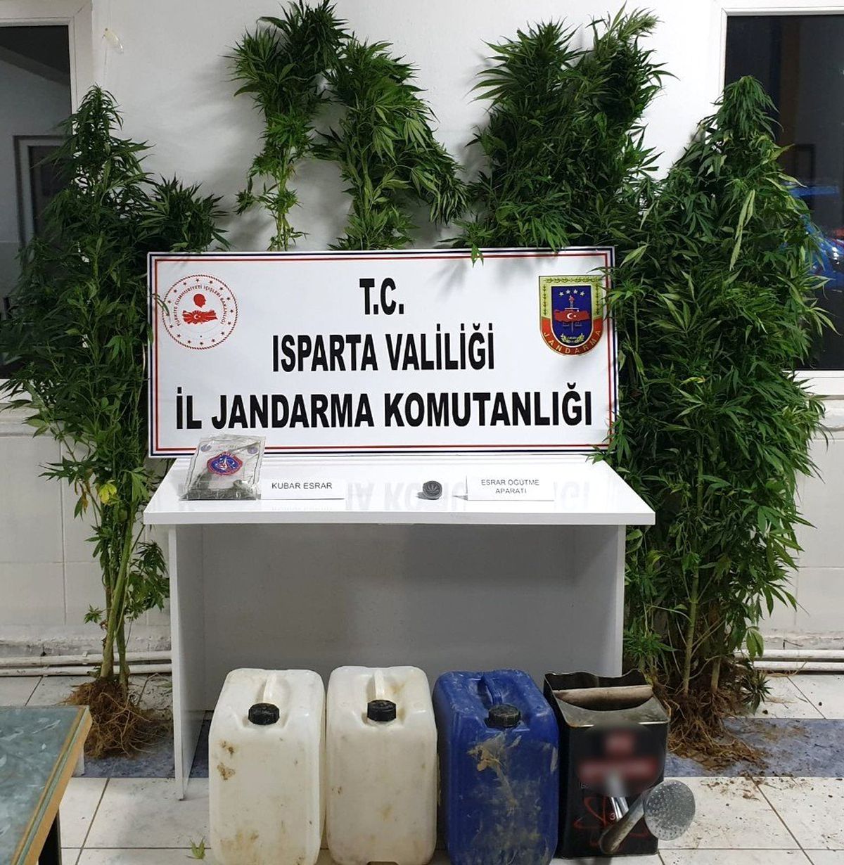 Isparta\'da zehir operasyonu: 2 tutuklama