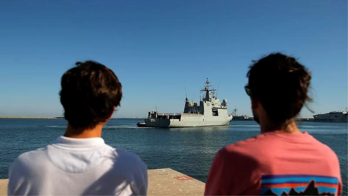 İtalya\'nın ülkeye almadığı 107 göçmen için İspanya askeri gemi gönderiyor