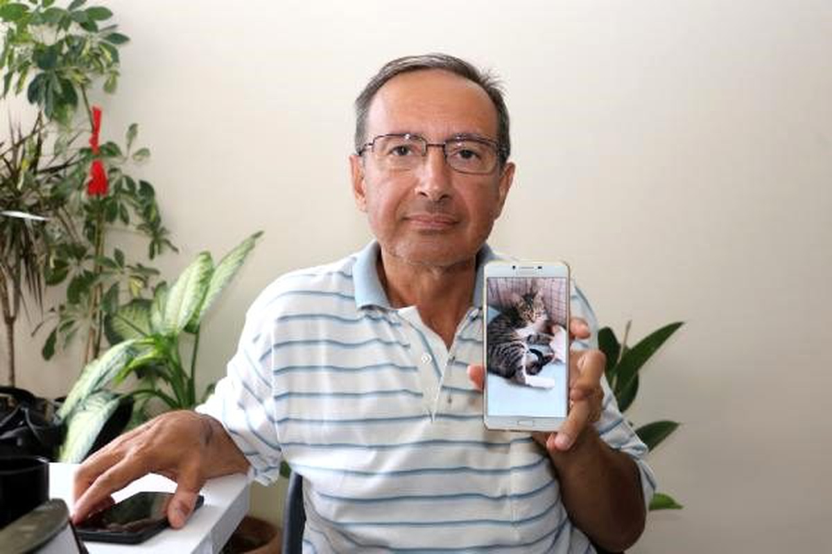 Kayıp kedisinin bulunması için polise başvurdu