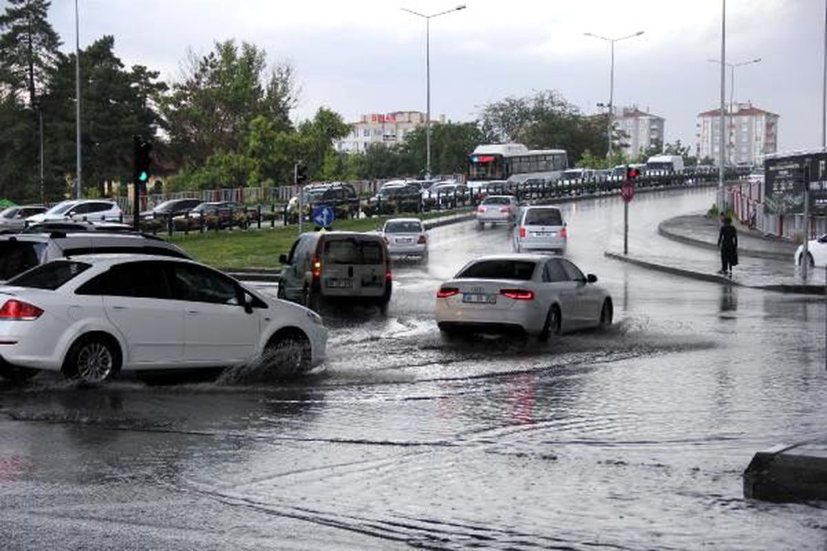 Kayseri\'de sağanak etkili oldu