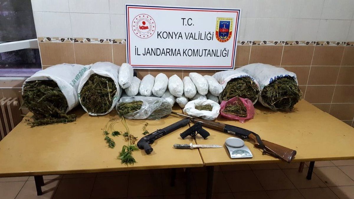 Konya\'da jandarmadan uyuşturucu operasyonu
