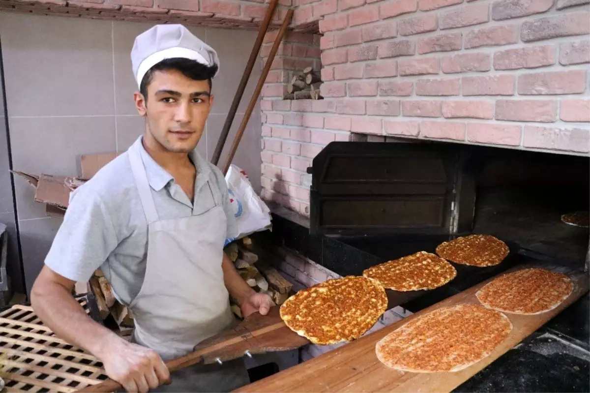 Lahmacun sevenler sınırlarını zorladı