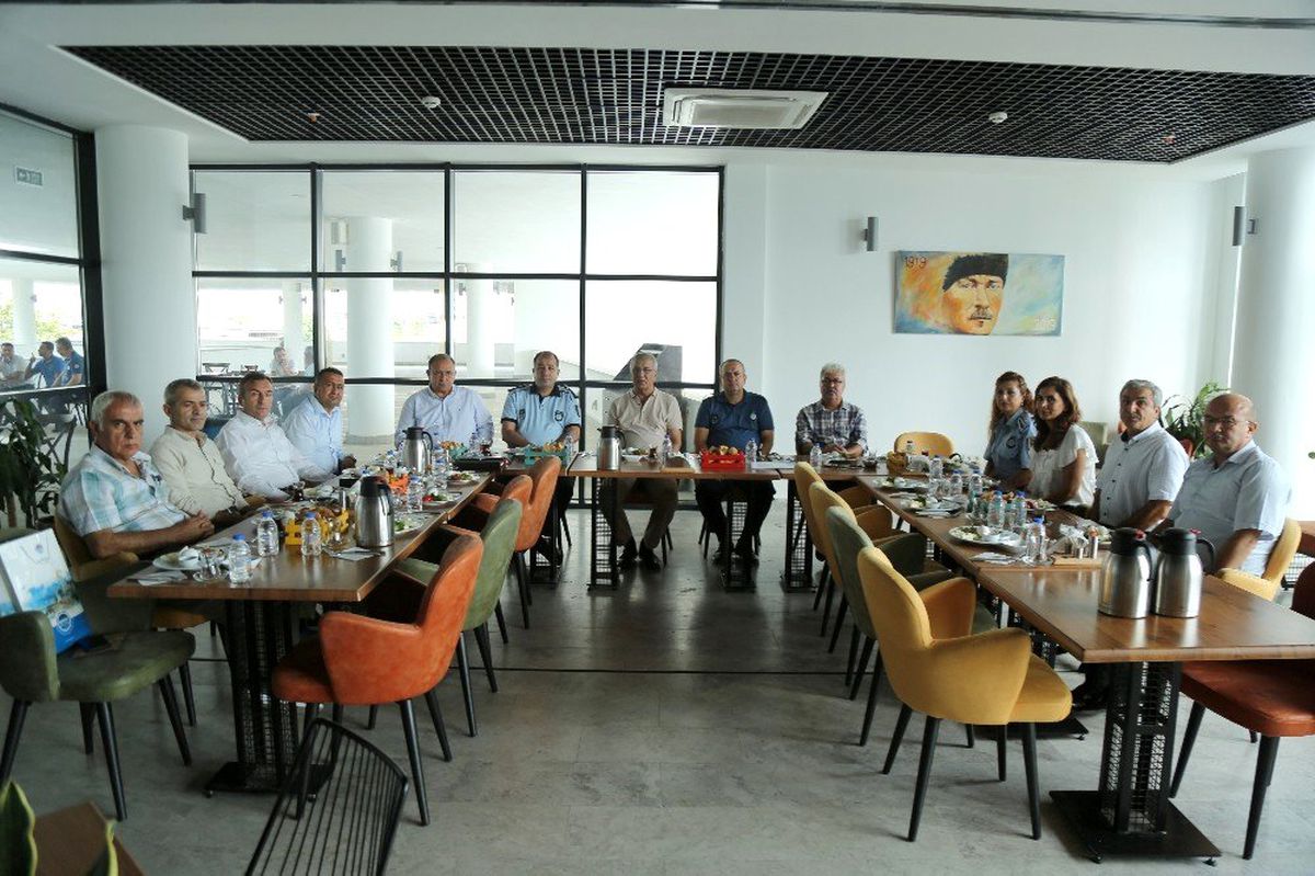 Mersin\'deki zabıta müdürleri Mezitli\'de bir araya geldi