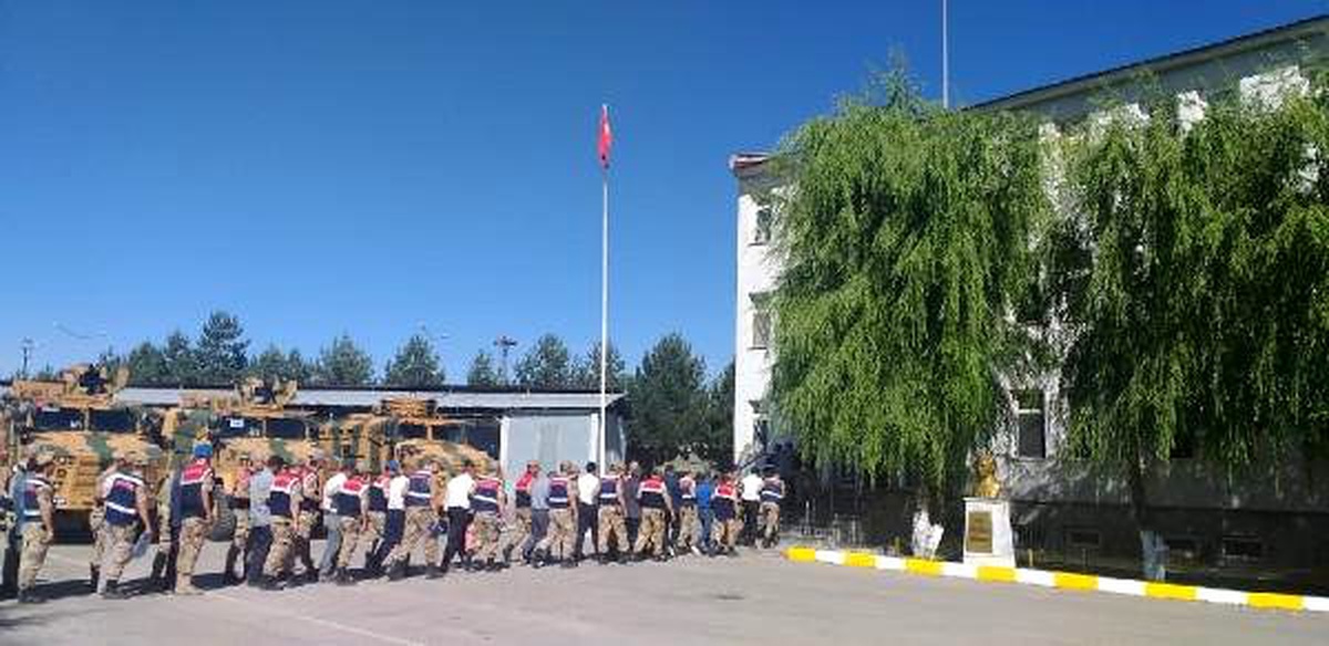Muş\'ta PKK/KCK operasyonu: 29 kişi gözaltında