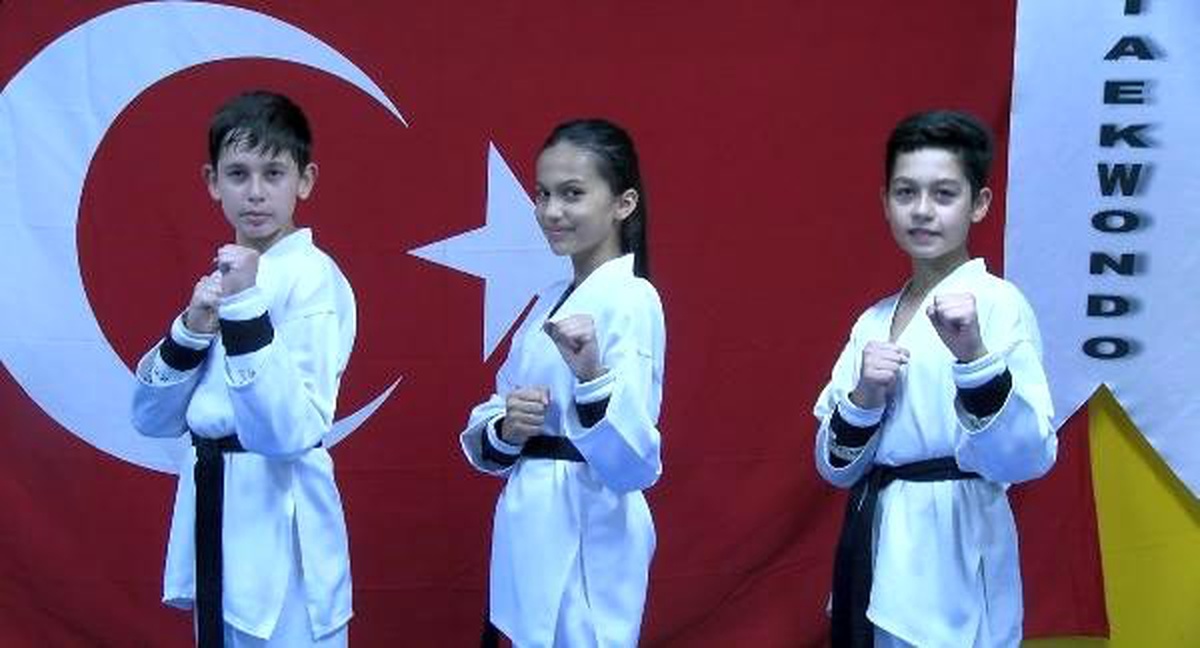 (ÖZEL) Tekvandocu üçüzlerin hayali milli takıma seçilmek