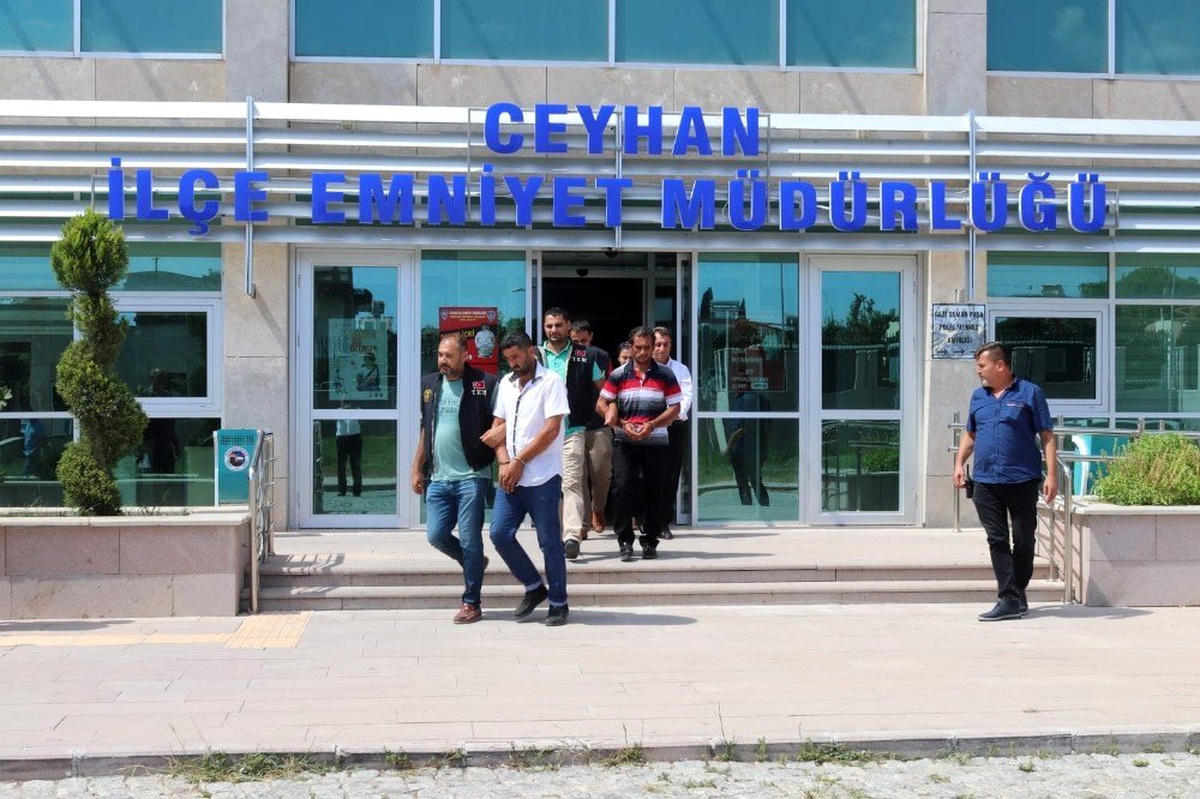 PKK operasyonunda gözaltına alınan 4 kişi adliyeye sevk edildi