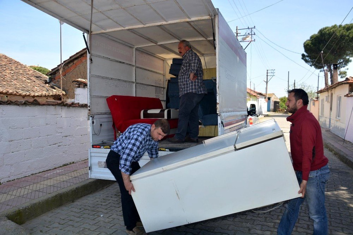 Şehzadeler\'in \'Atma Paylaş\' projesi gönül köprüsü kuruyor