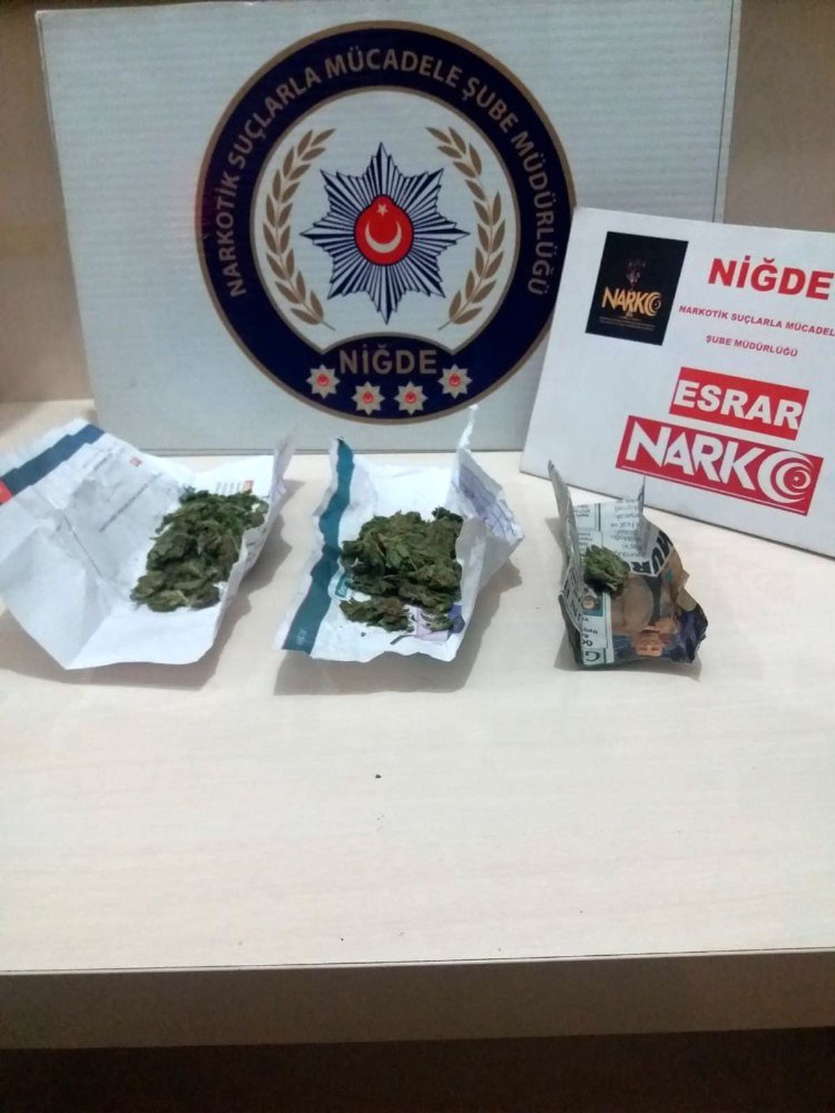 Uyuşturucu satarken suçüstü yakalandı