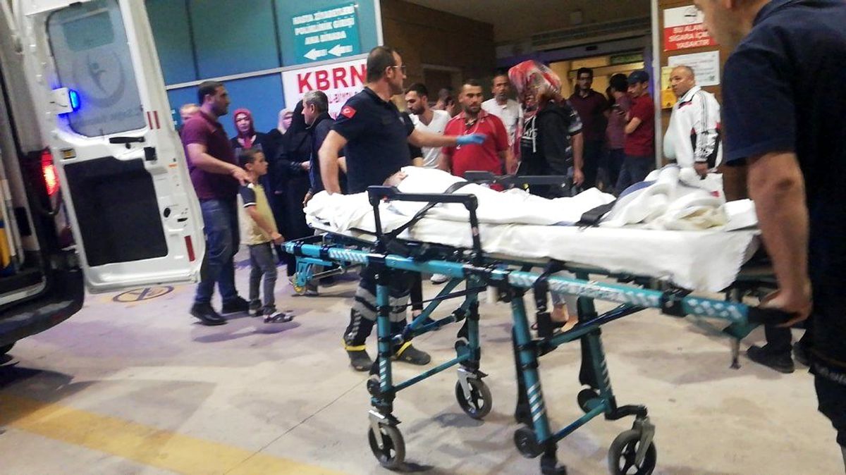 3 yaşındaki çocuğa otomobil çarptı