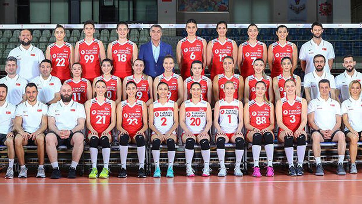 A Milli Kadın Voleybol Takımı\'na özel marş