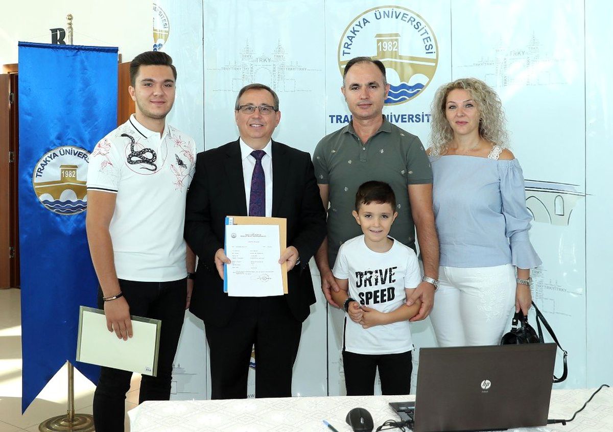 Aile boyu Trakya Üniversiteli