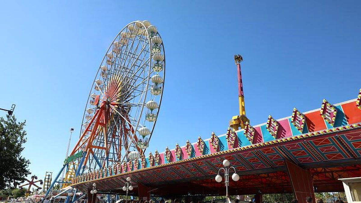 Almanya\'da lunaparkta gamalı haç tartışması; dönme dolap kullanımdan kaldırıldı