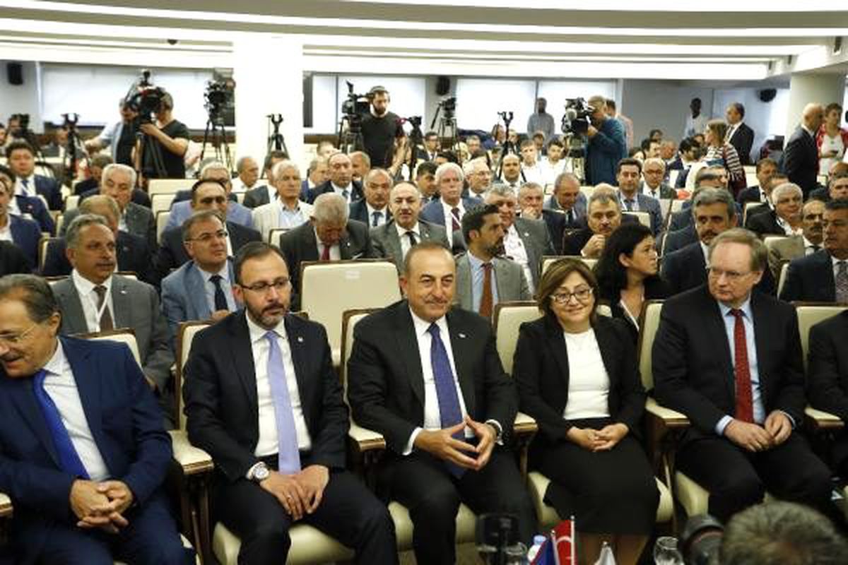 Bakan Çavuşoğlu: Yerel yönetim çalışmaları, yabancı düşmanlığını tersine çevirmede çok etkili