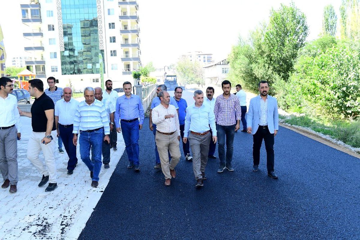 Başkan Çınar, Tecde Mahallesinde çalışmaları inceledi