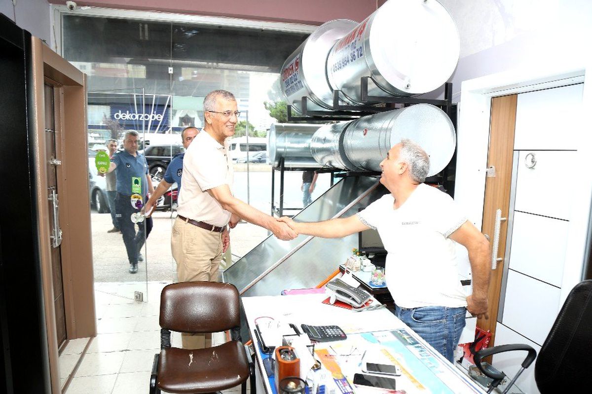 Başkan Tarhan, vatandaşlarla bir araya geldi