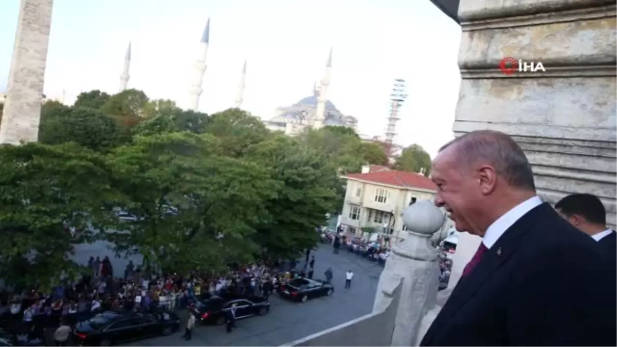 Cumhurbaşkanı Erdoğan, Sultanahmet\'te vatandaşlar buluştu