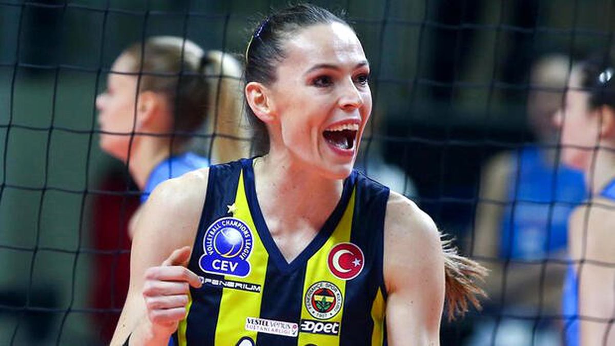Eda Erdem Dündar 1 yıl daha Fenerbahçe\'de!