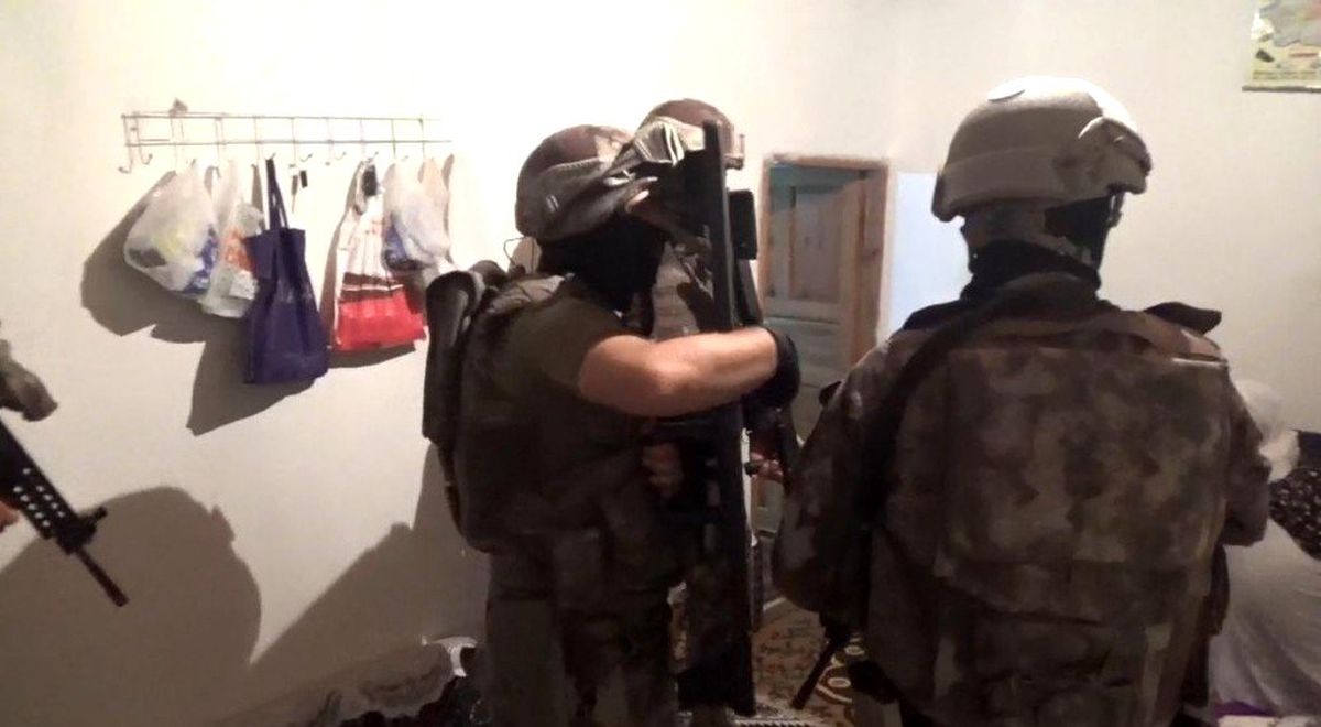Erzurum\'da terör operasyonu: 14 şüpheli gözaltına alındı