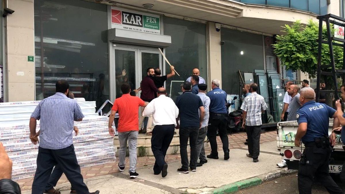 Esnafın sopalı park kavgası....