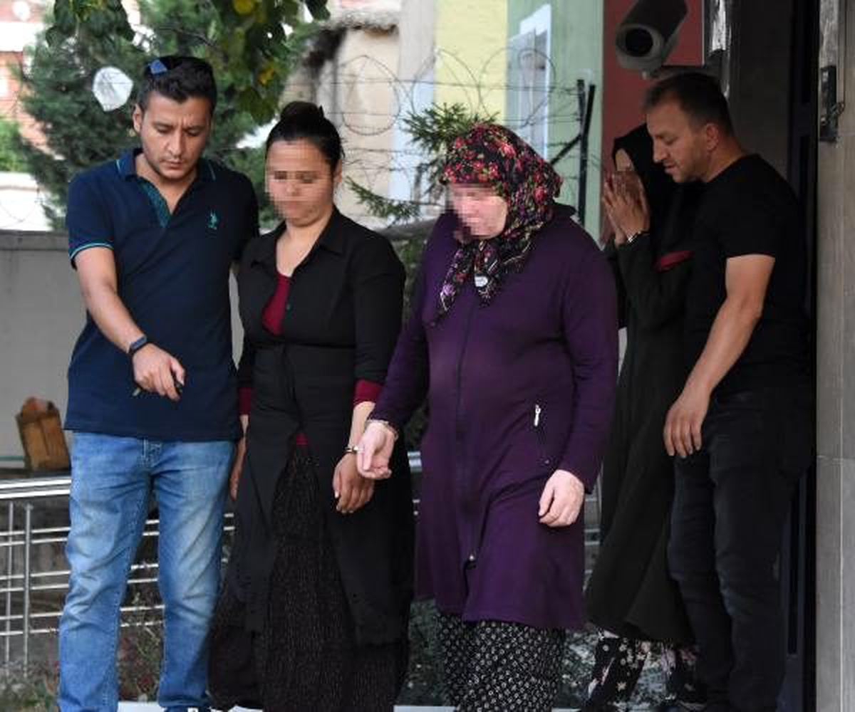 Hırsızlık için girdiler, ev sahibinin akrabasıyla karşılaştılar