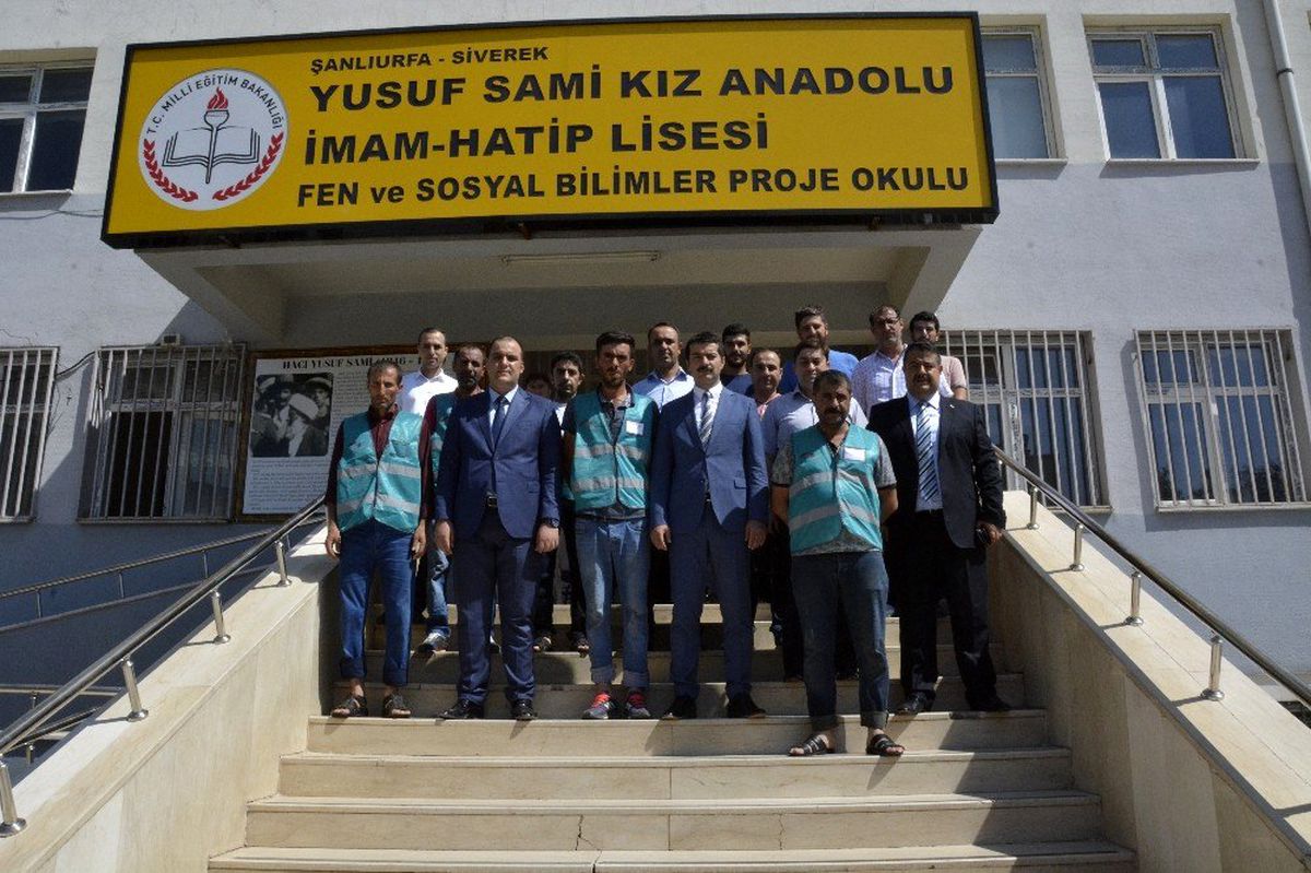Hükümlüler okulları temizledi