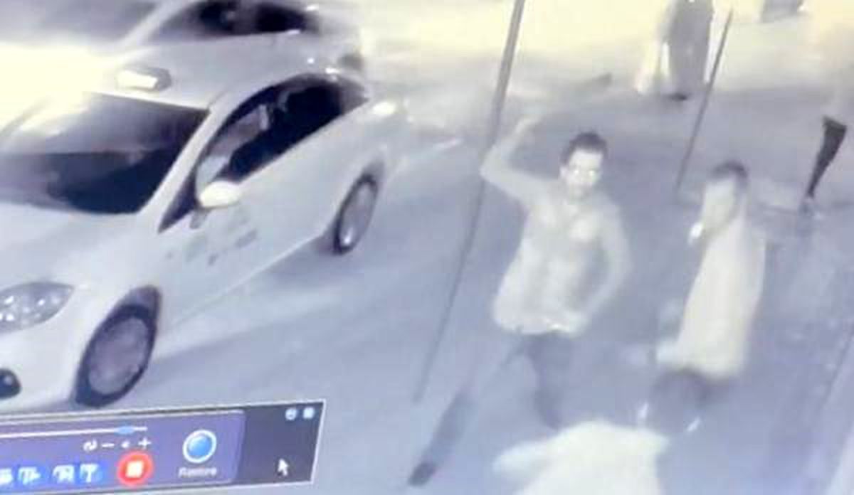 Husumetli iki kişi sokakta karşılaşınca bıçaklı kavga çıktı: 1 yaralı