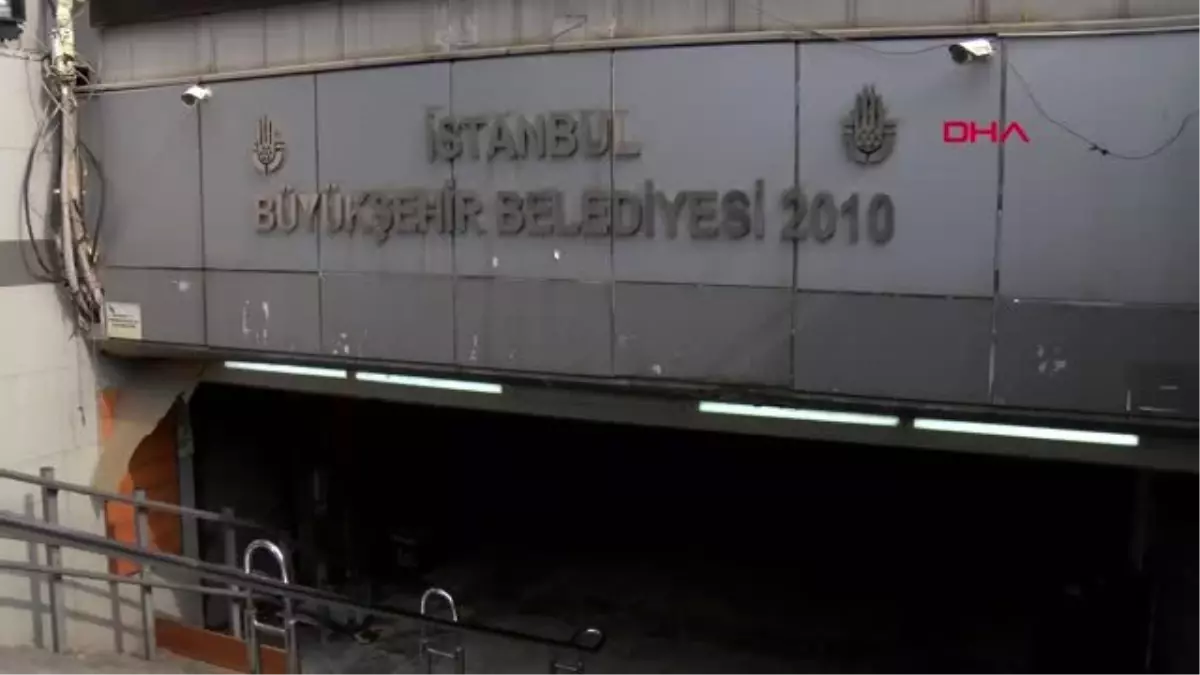 İSTANBUL-EMİNÖNÜ\'NDEKİ ALT GEÇİT ESNAFI: 100 BİN LİRALIK KREDİ BİZE CAN SUYU OLUR