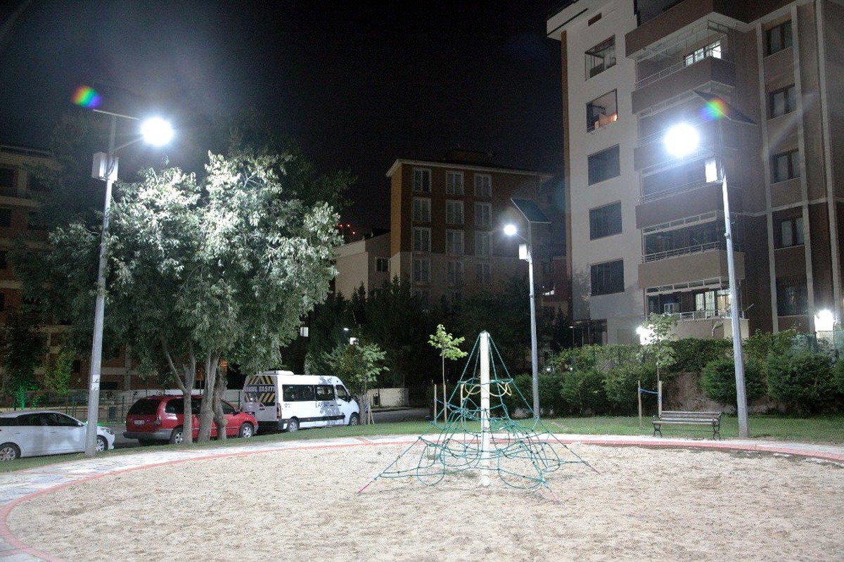 Kartal\'ın parklarındaki güneş enerjisi sistemleri güncelleniyor