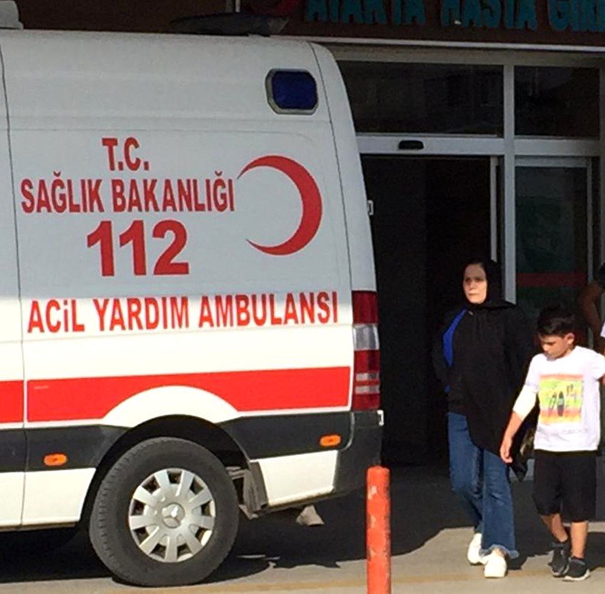 Kolundan yaralanan çocuğun yengesi göz yaşlarına hakim olmadı