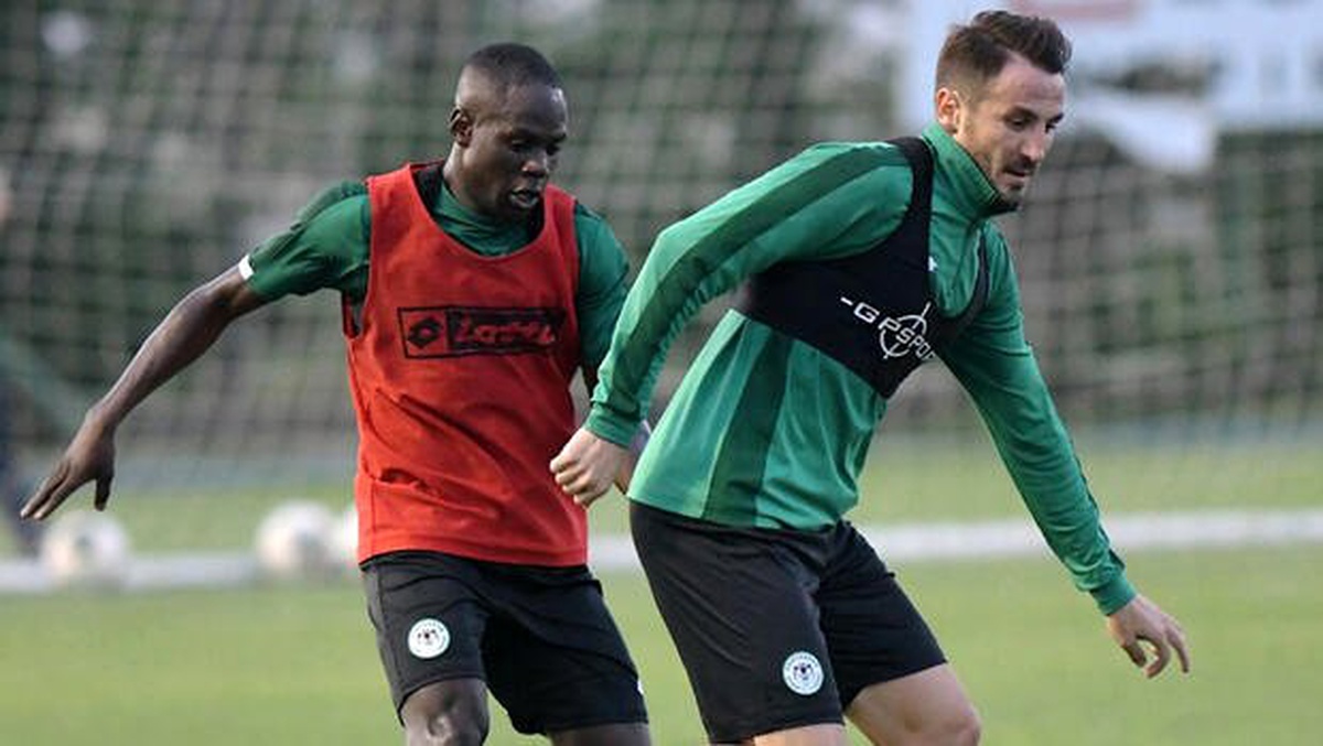 Konyaspor\'da Galatasaray maçı hazırlıkları sürüyor