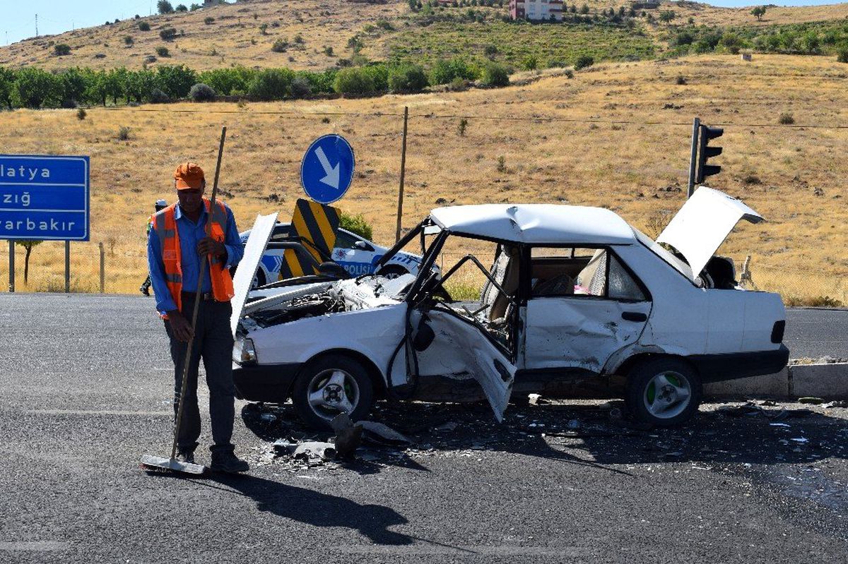 Malatya\'da trafik kazası: 3 yaralı