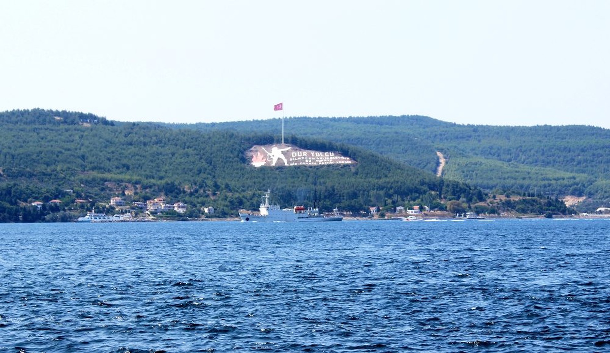 Rus istihbarat gemisi Çanakkale Boğazı\'ndan geçti
