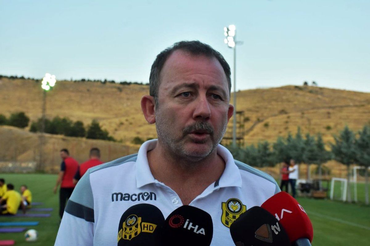 Sergen Yalçın: "Hedefimiz ligi ilk 8 içinde bitirmek"