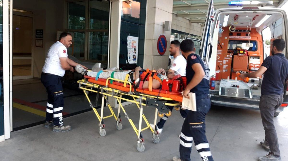 Siirt\'te inşaattan düşen işçi yaralandı
