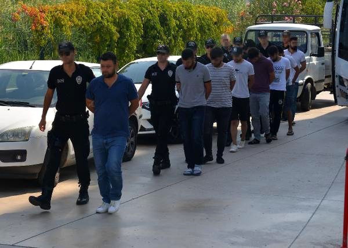 Sosyal medyada terörü öven şüphelileri \'Sanal Terör\' ekibi yakaladı