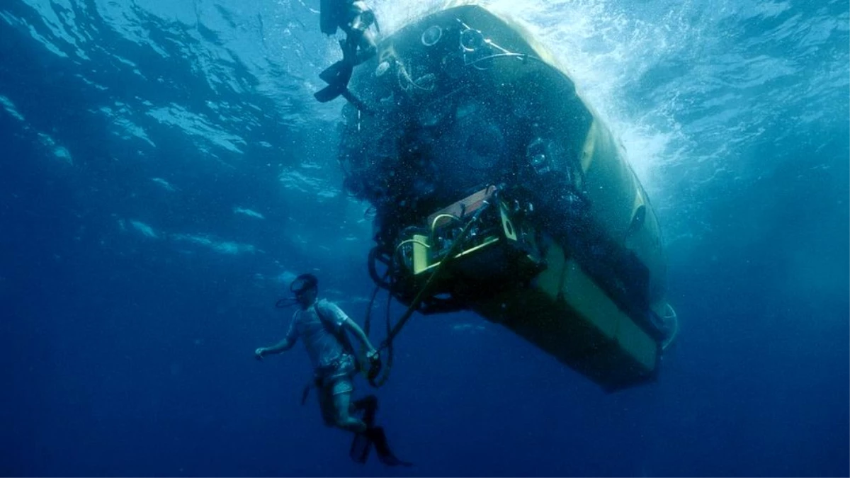 Titanik enkazının bir kısmı okyanusun 3,8 km derinliğinde yok oluyor