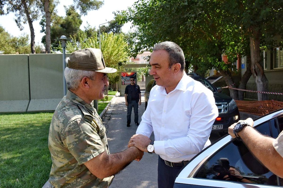 Vali Soytürk\'ten Garnizon Komutanı Cihanoğlu\'na ziyaret