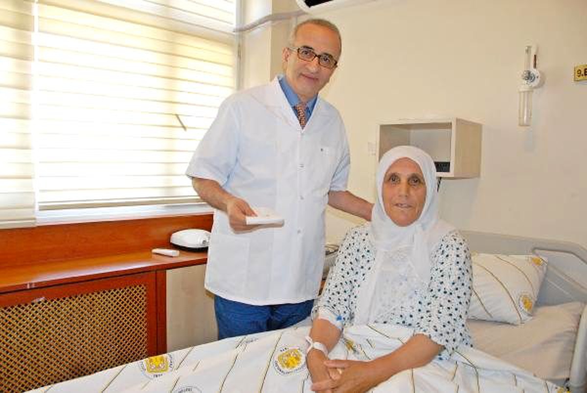 3 yıl akciğerine yapışan kemikle yaşadı
