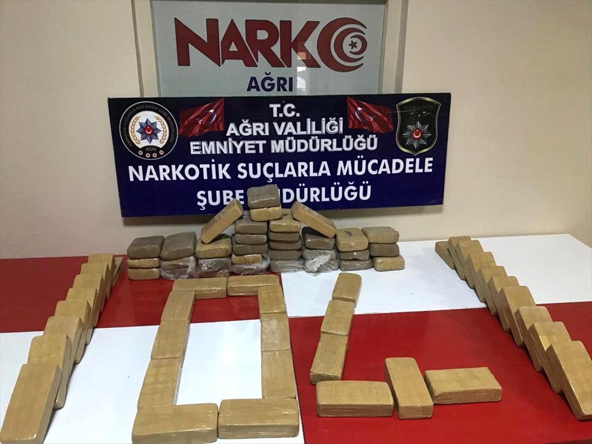 Ağrı\'da bir tırda 35 kilogram eroin ele geçirildi