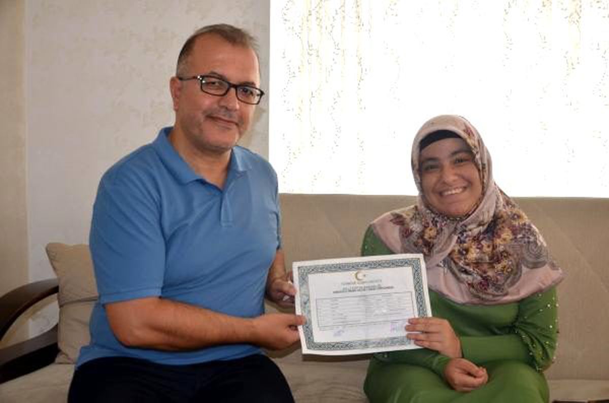 Azmi ile evde engelini aşan Kader artık üniversiteli
