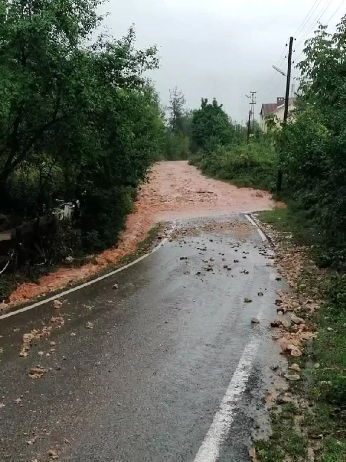 Bartın\'da yağmur taşkına neden oldu