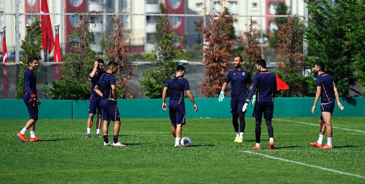 Başakşehir iki eksikle çalıştı
